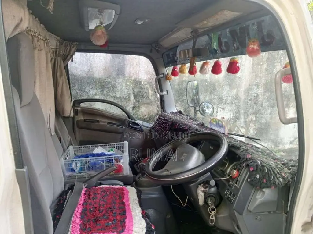 Isuzu ELF 2012 Lorry (Used)