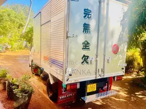 Isuzu 10.5FT 2011 Lorry (Used)