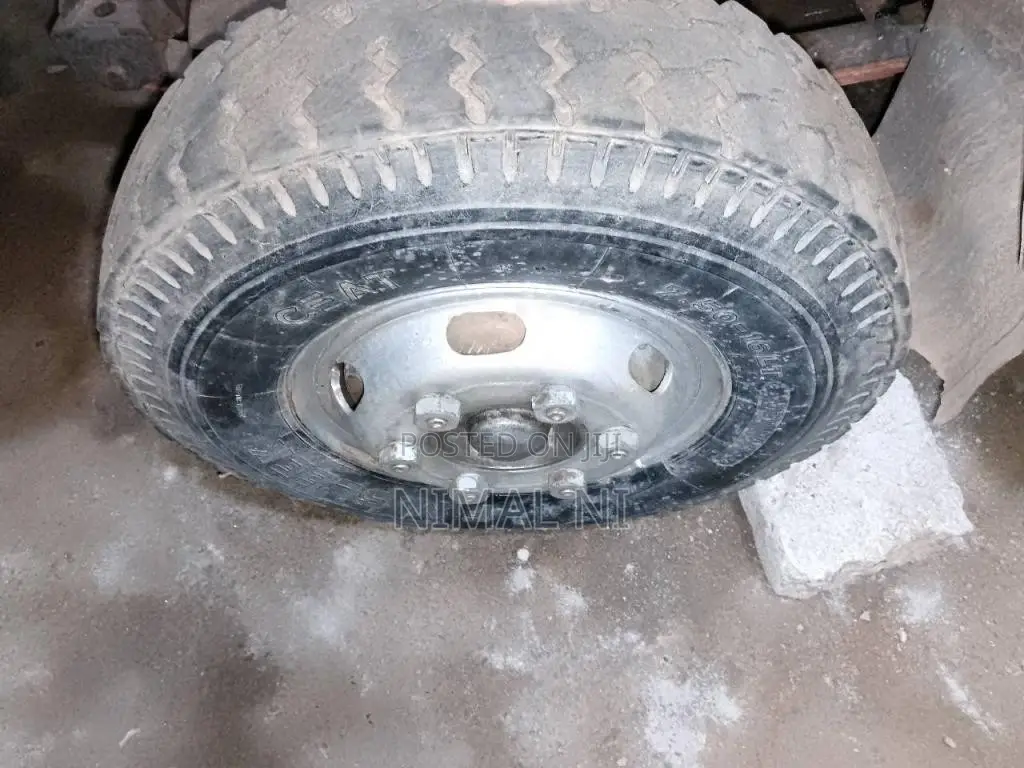Toyota Dyna 1982 Lorry (Used)