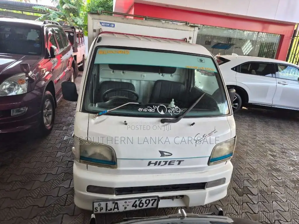 Daihatsu Hijet Bakery Body 2003 Lorry (Used)