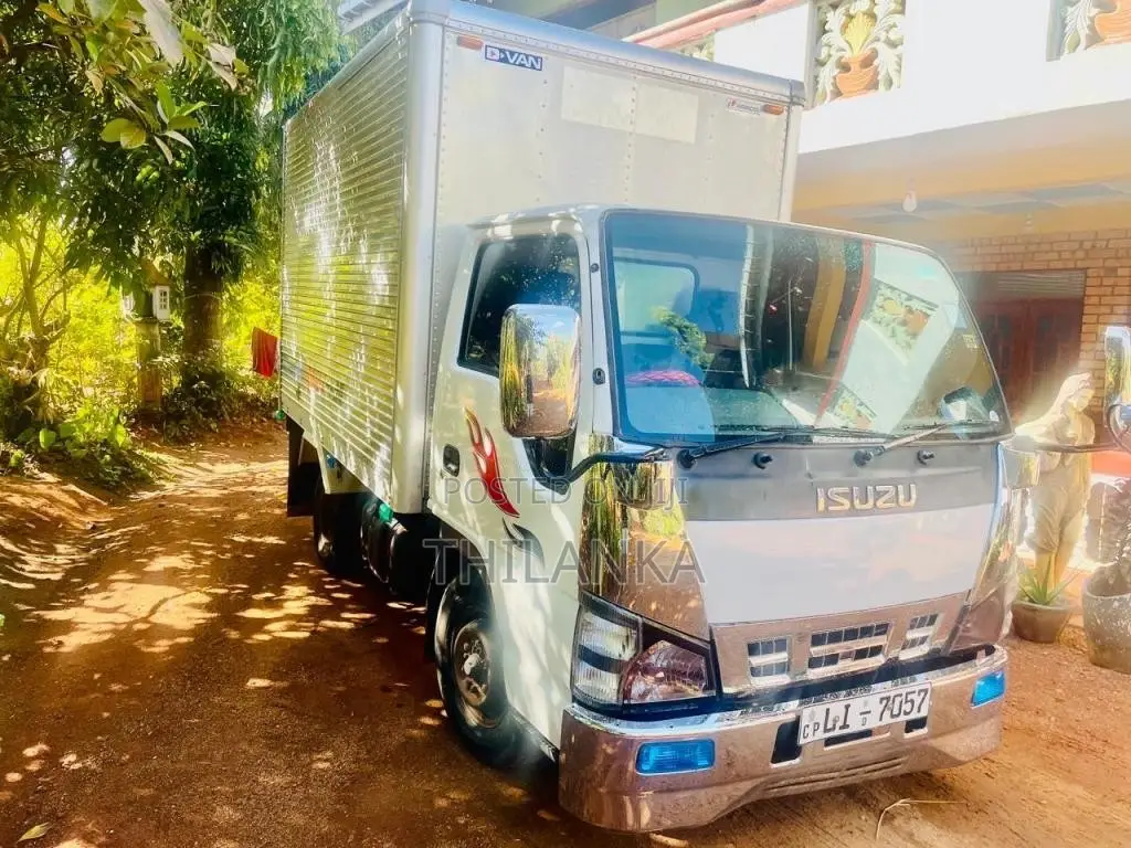 Isuzu 10.5FT 2011 Lorry (Used)