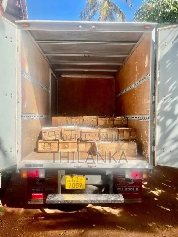 Isuzu 10.5FT 2011 Lorry (Used)