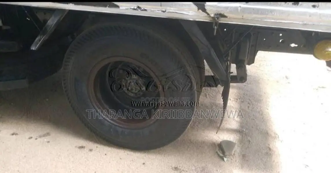 Mitsubishi Canter 1995 Lorry (Used)