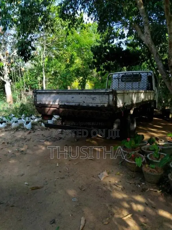 Isuzu ELF 1988 Lorry (Used)
