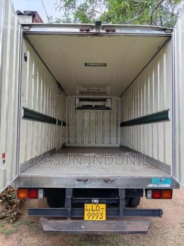 Mitsubishi Fuso 2013 Lorry (Used)
