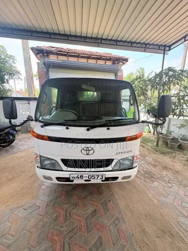 Toyota Dyna 1974 Lorry (Used)