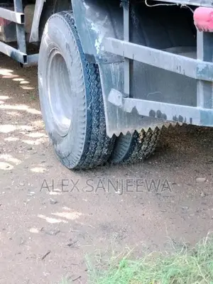 Isuzu ELF 250 1984 Lorry (Used)