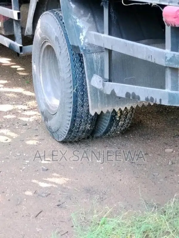 Isuzu ELF 250 1984 Lorry (Used)