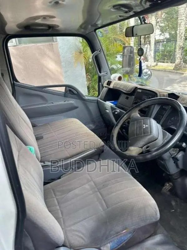 Mitsubishi Canter 2006 Lorry (Used)