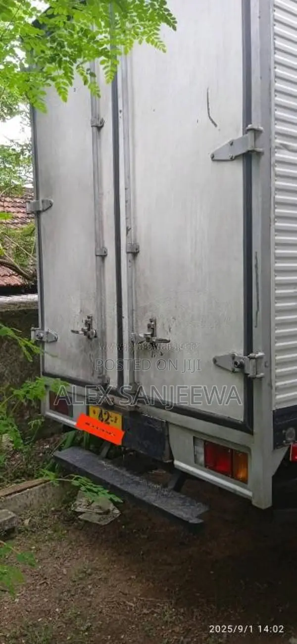 Isuzu ELF 250 1984 Lorry (Used)