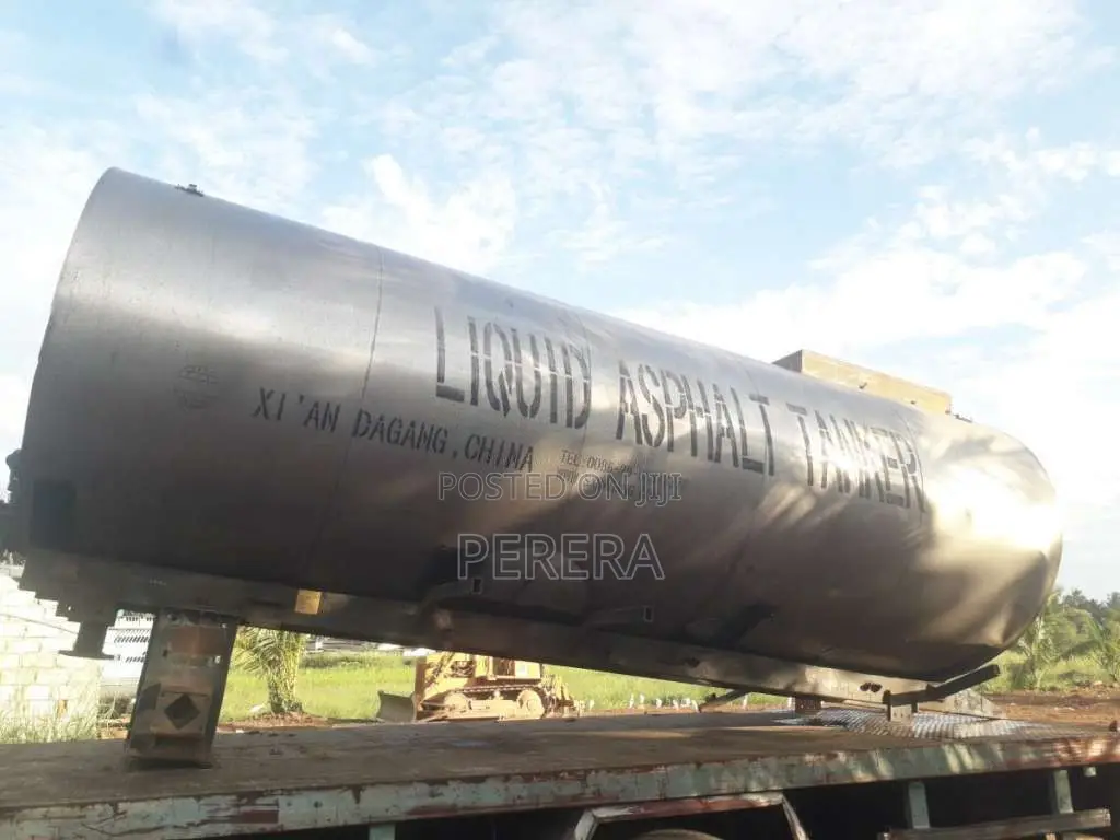 Mitsubishi Bowser 2020 Lorry (Used)