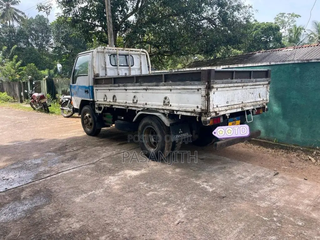Mitsubishi Canter 1990 Lorry (Used)