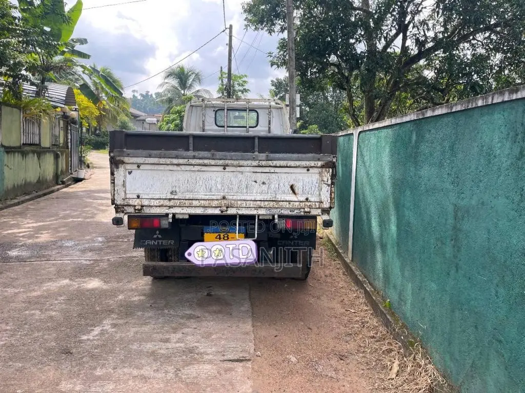 Mitsubishi Canter 1990 Lorry (Used)