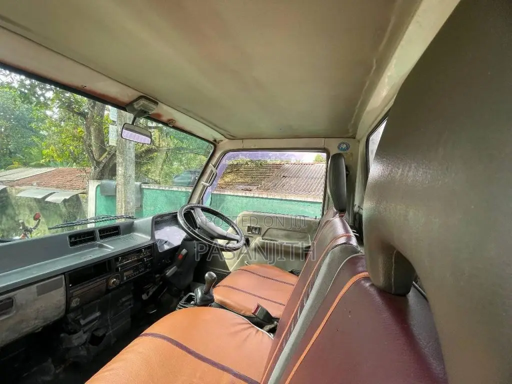 Mitsubishi Canter 1990 Lorry (Used)