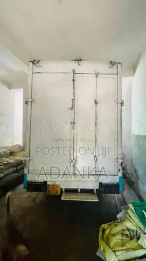 Mitsubishi Canter 2000 Lorry (Used)