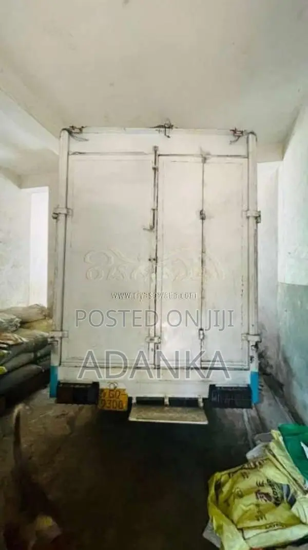 Mitsubishi Canter 2000 Lorry (Used)
