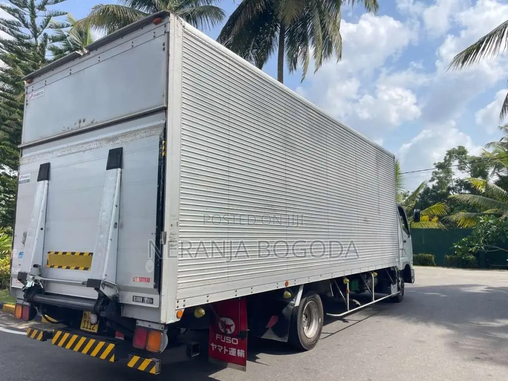 Mitsubishi Fuso 2009 Lorry (Used)