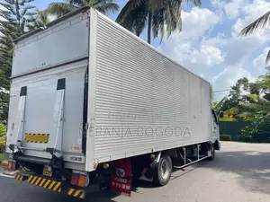 Mitsubishi Fuso 2009 Lorry (Used)
