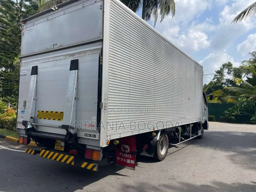 Mitsubishi Fuso 2009 Lorry (Used)