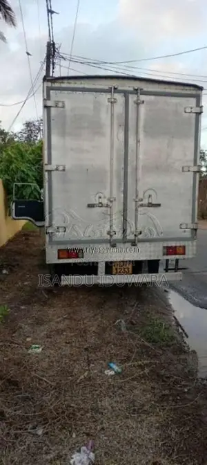 Mazda Suwaraj 2007 Lorry (Used)
