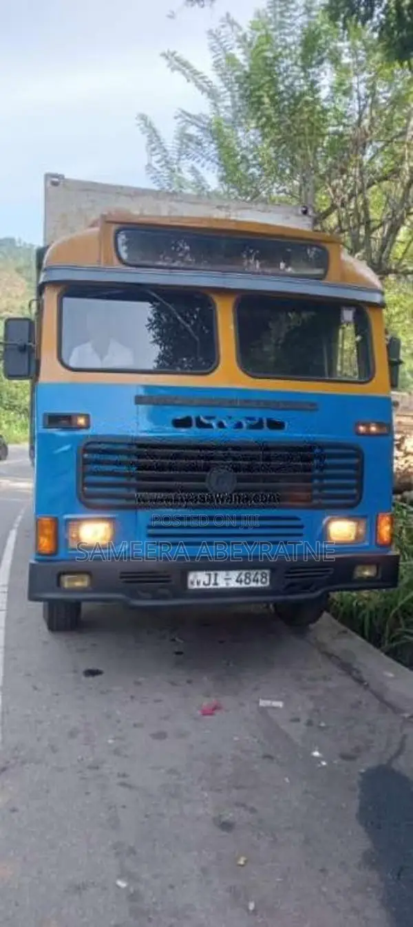 Ashok-Leyland Comet Super 2004 Lorry (Used)