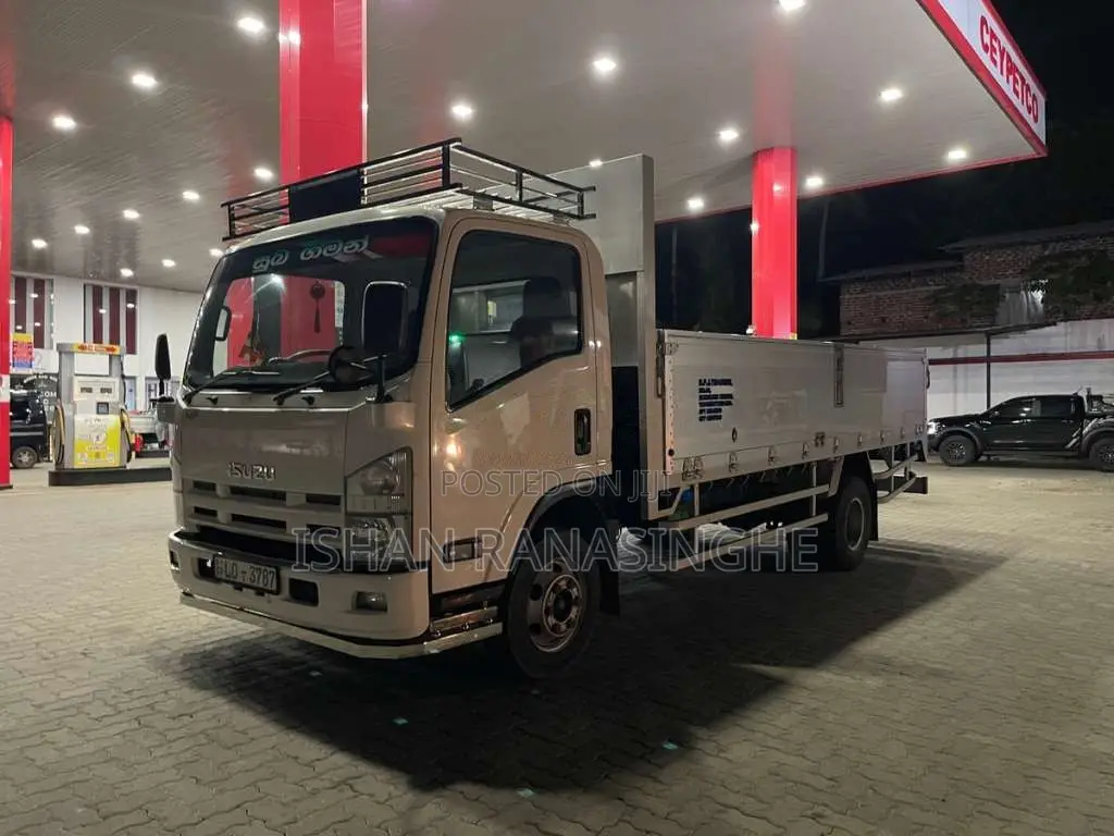 Isuzu ELF 2018 Lorry (Used)