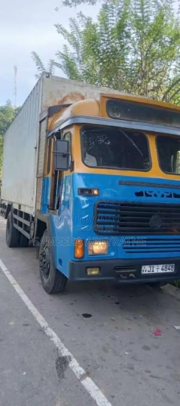 Ashok-Leyland Comet Super 2004 Lorry (Used)