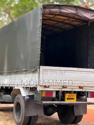 Isuzu ELF 1995 Lorry (Used)