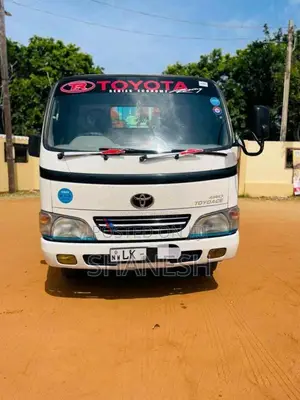 Toyota Dyna 2010 Lorry (Used)