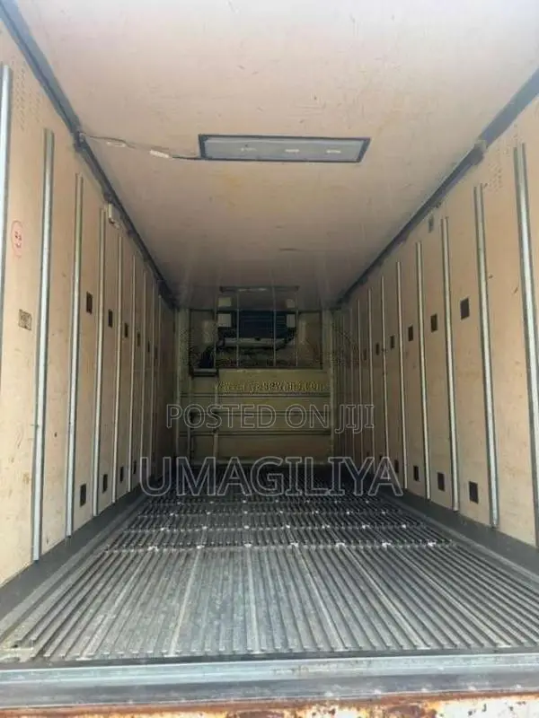 Isuzu NKR 14.5 Feet 2002 Lorry (Used)