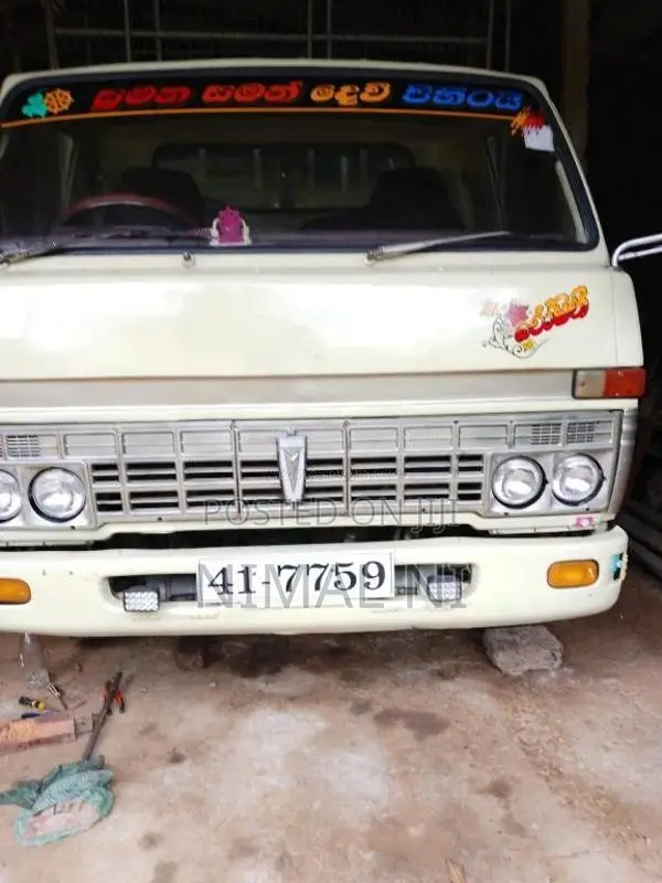 Toyota Dyna 1982 Lorry (Used)