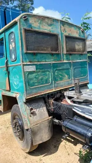 Ashok-Leyland Comet Super 1998 Lorry (Used)