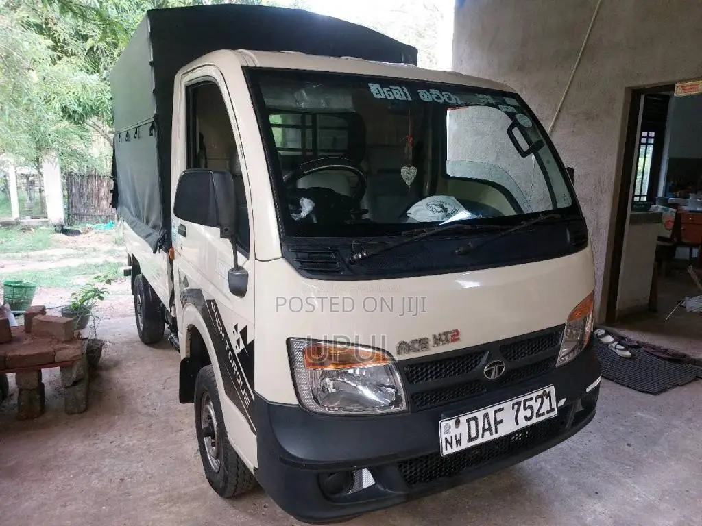 Tata Dimo Batta 2017 Lorry (Used)