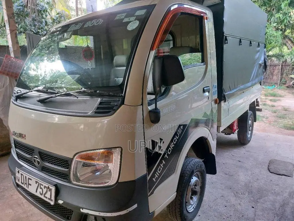 Tata Dimo Batta 2017 Lorry (Used)