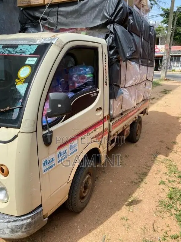 Tata Dimo Batta 2010 Lorry (Used)