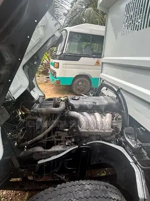 Mitsubishi Canter 2002 Lorry (Used)