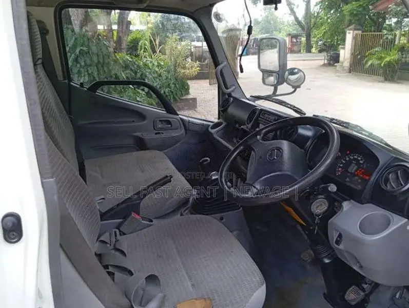 Toyota Dyna 2006 Lorry (Used)