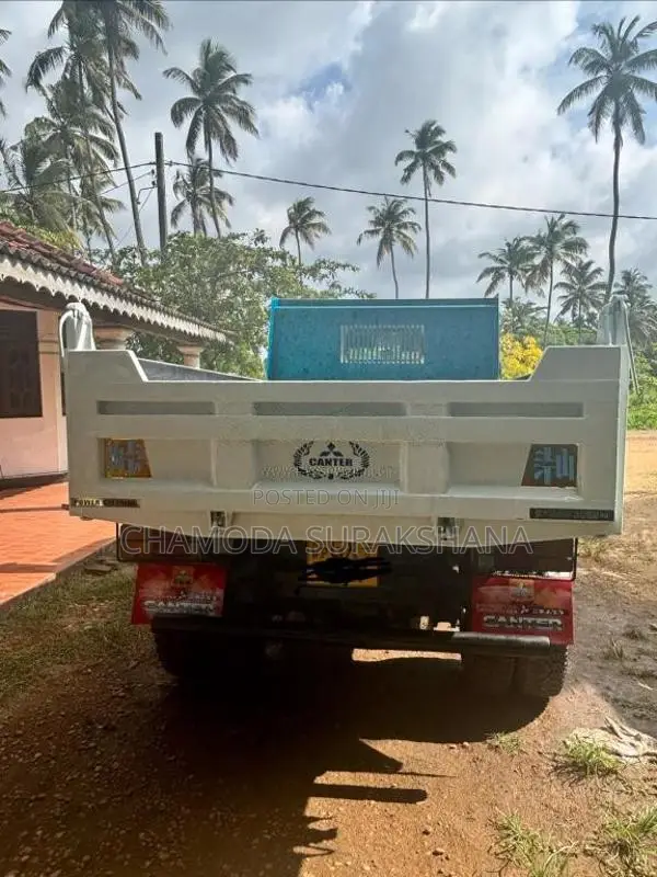 Mitsubishi Canter 2002 Lorry (Used)