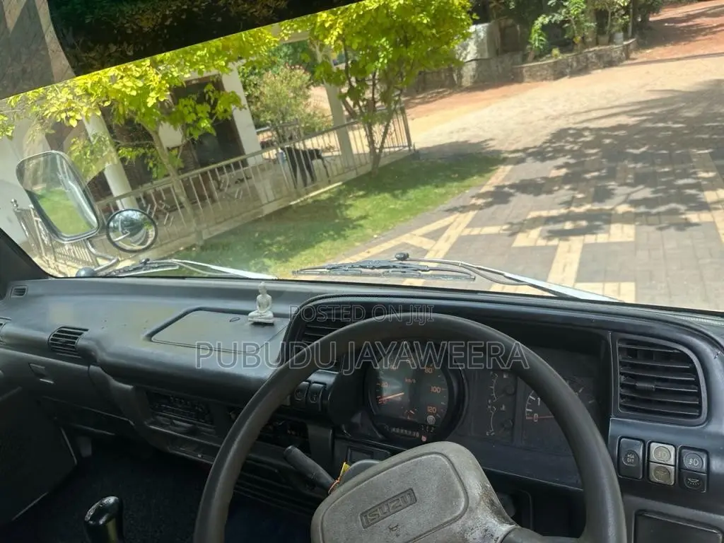 Isuzu Elf 2000 Lorry (Used)