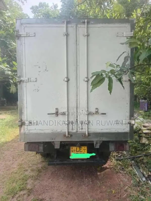 Isuzu ELF 2004 Lorry (Used)