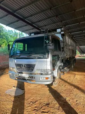 Nissan Dump Truck 2007 Lorry (Used)