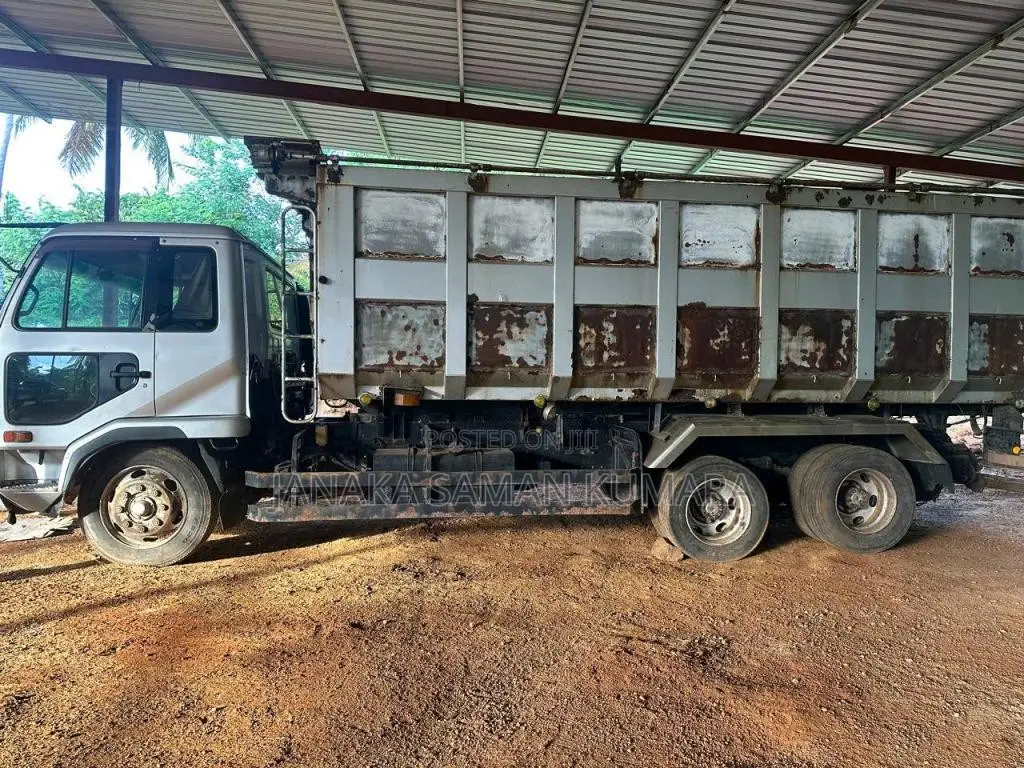Nissan Dump Truck 2007 Lorry (Used)