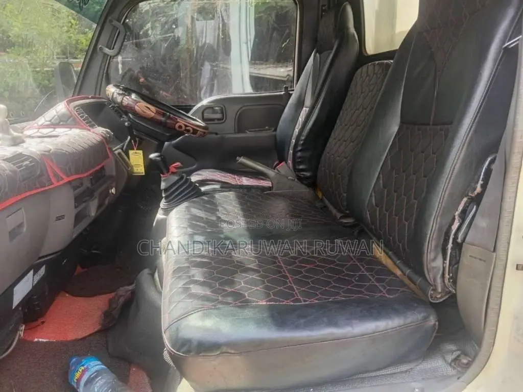 Isuzu ELF 2004 Lorry (Used)