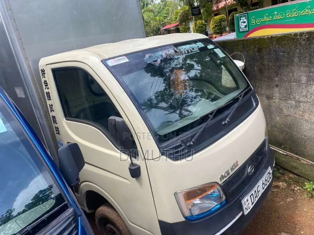 Tata Dimo Batta 2017 Lorry (Used)