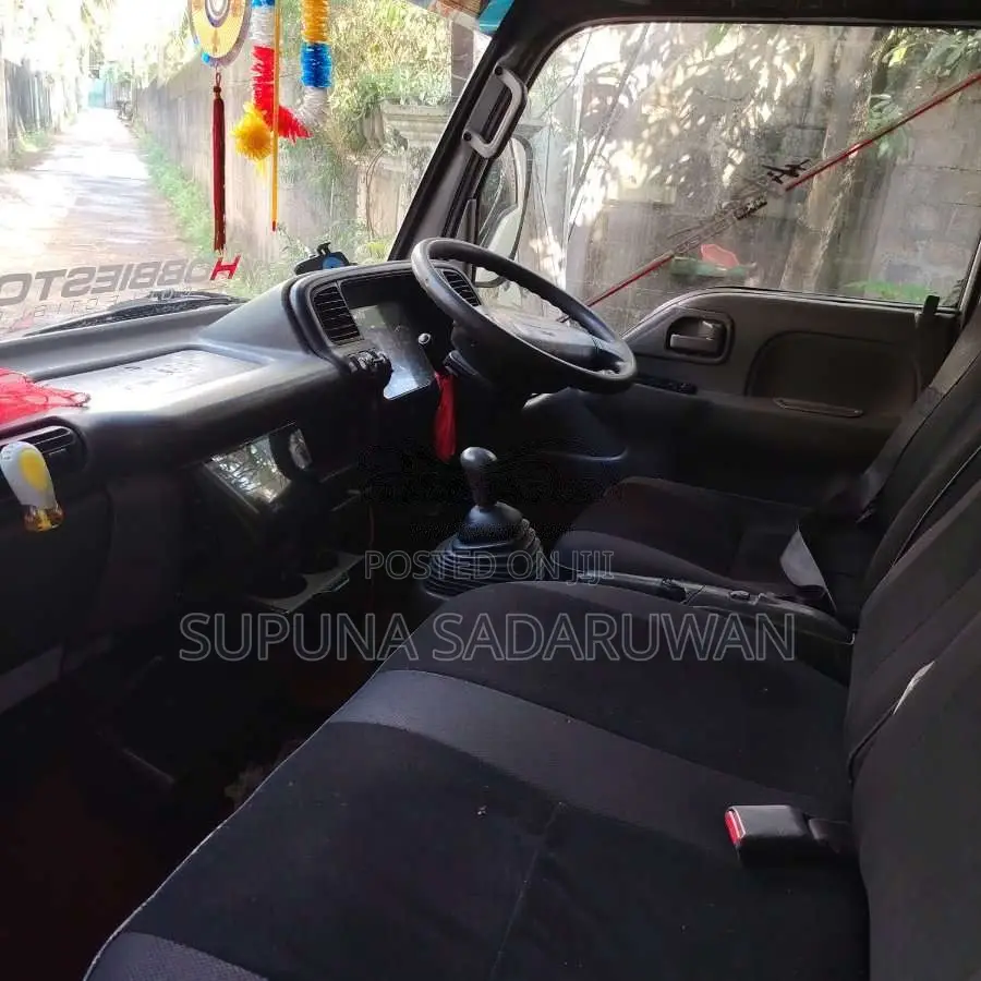 Isuzu NKR 2006 Lorry (Used)
