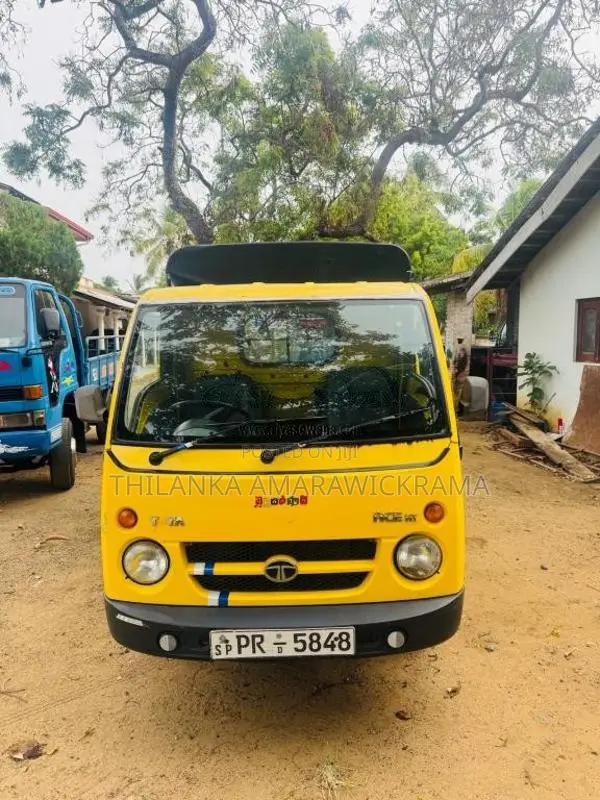 Tata Dimo Batta 2011 Lorry (Used)