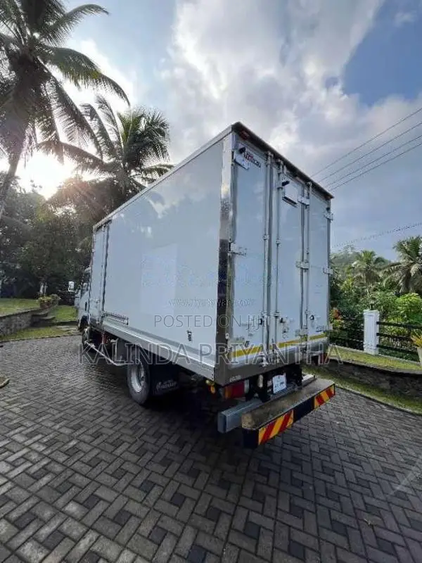 Isuzu Full Body 14.5 2016 Lorry (Used)