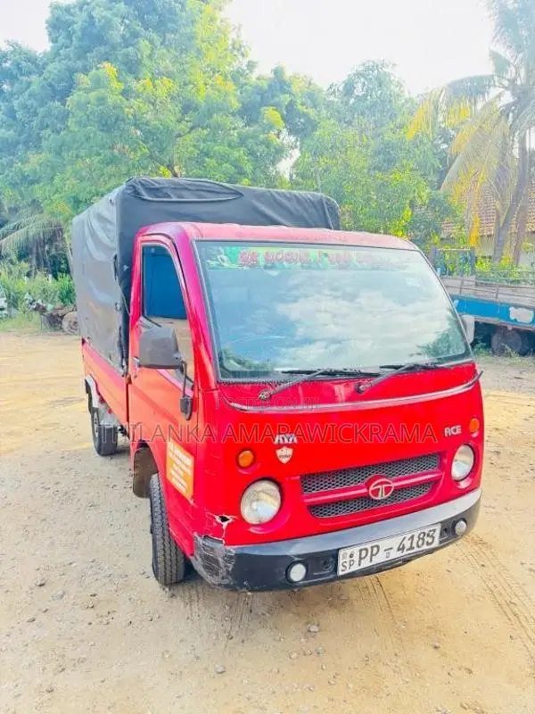 Tata Dimo Batta 2010 Lorry (Used)