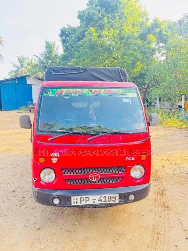Tata Dimo Batta 2010 Lorry (Used)
