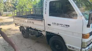 Isuzu NHR 1985 Lorry (Used)